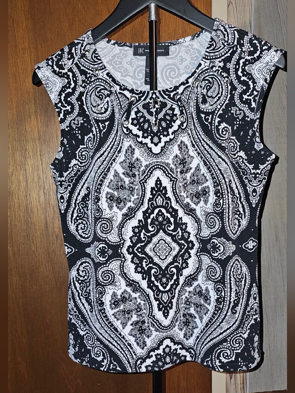 INC International Concepts Black and White Paisley Print Sleeveless Top